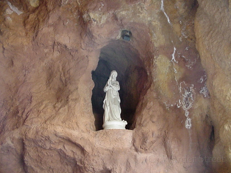 Budapest Cave Church 2.jpg